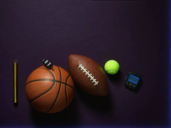 p88 Basketball, oval ball, tennis ball and sports accessories